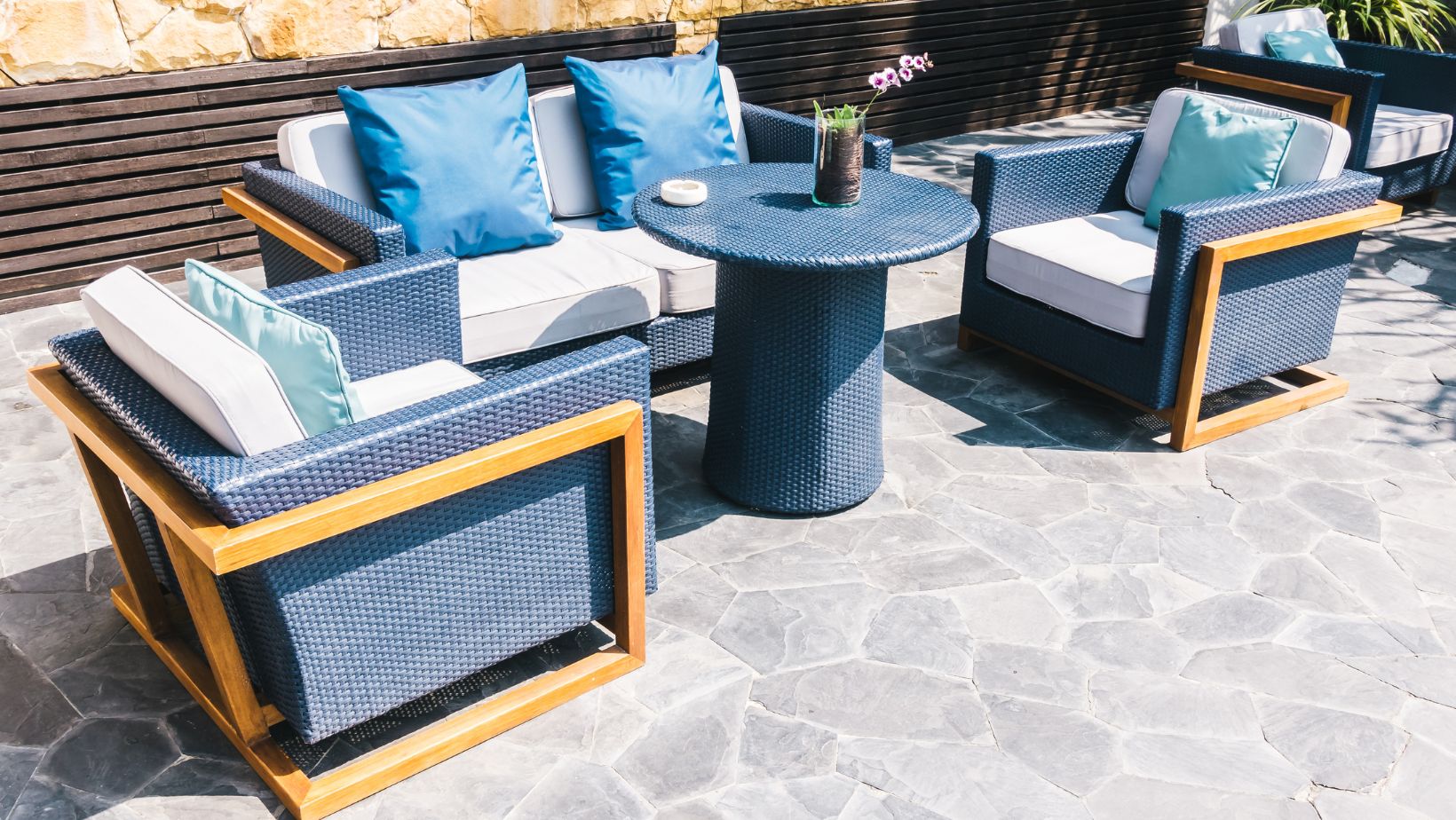 Comfortable Outdoor Furniture for Small Spaces